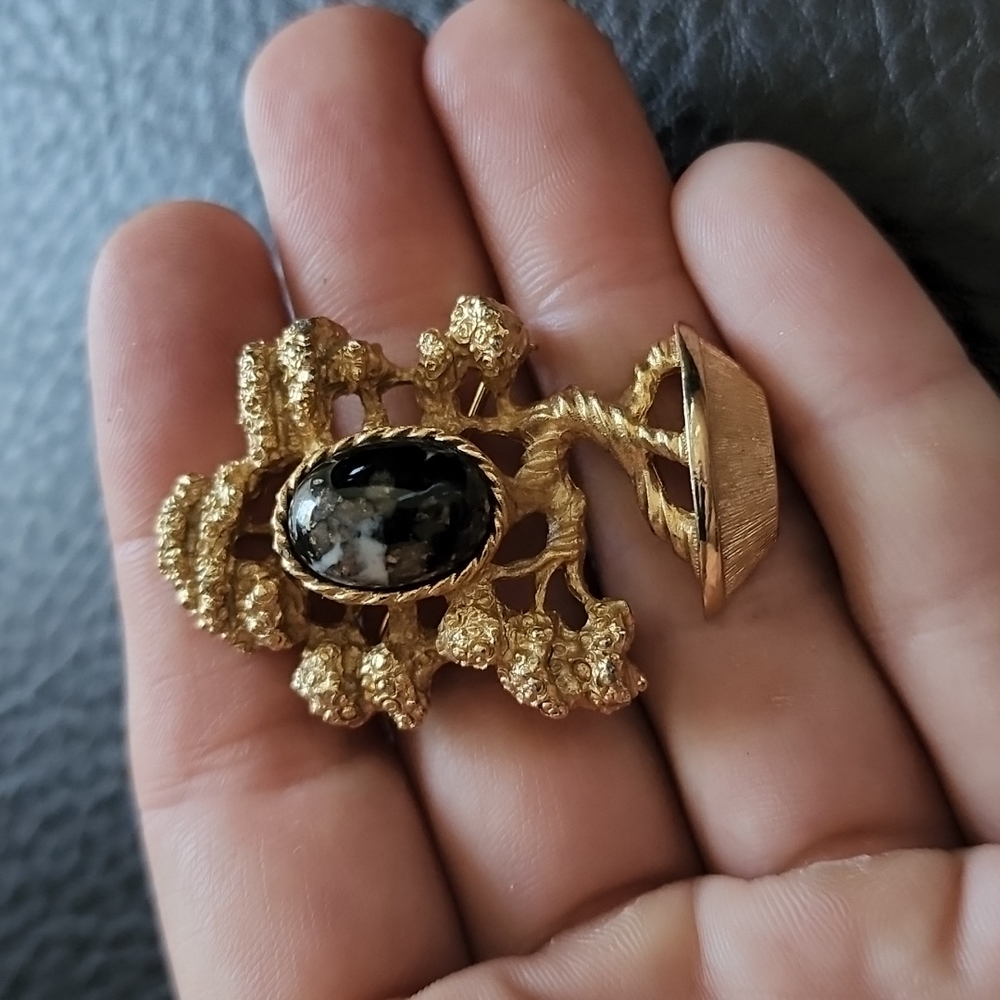 VTG Amway brooch